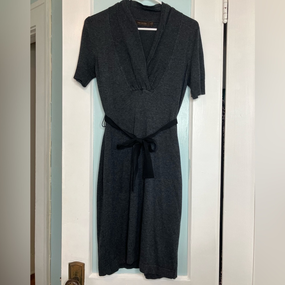 The Limited Heather Gray Knit V-Neck Tie Waist Dress Sz M